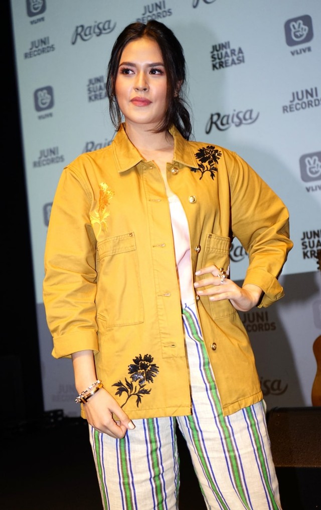 Raisa Siap Jadi Penyanyi Wanita Pertama yang Gelar Konser di SUGBK (2335)