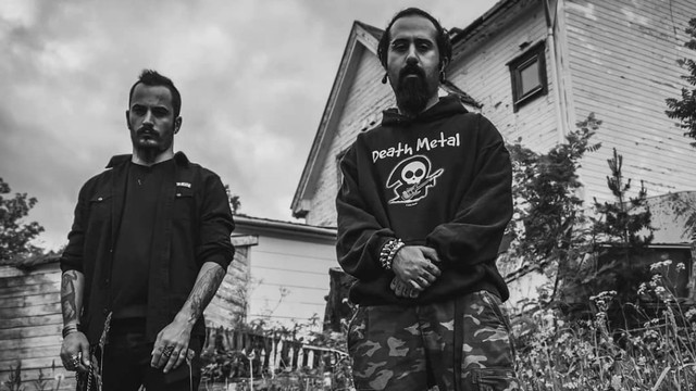 Band metal asal Iran, Confess