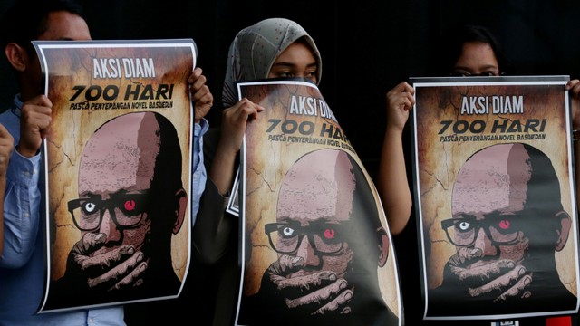 Aksi diam 700 hari penyerangan Novel Baswedan di Gedung KPK, Jakarta. Foto: ANTARA/Rivan Awal Lingga