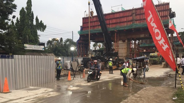 Jl Sholeh Iskandar, lokasi ambruknya tiang tol BORR, sudah dibuka.
