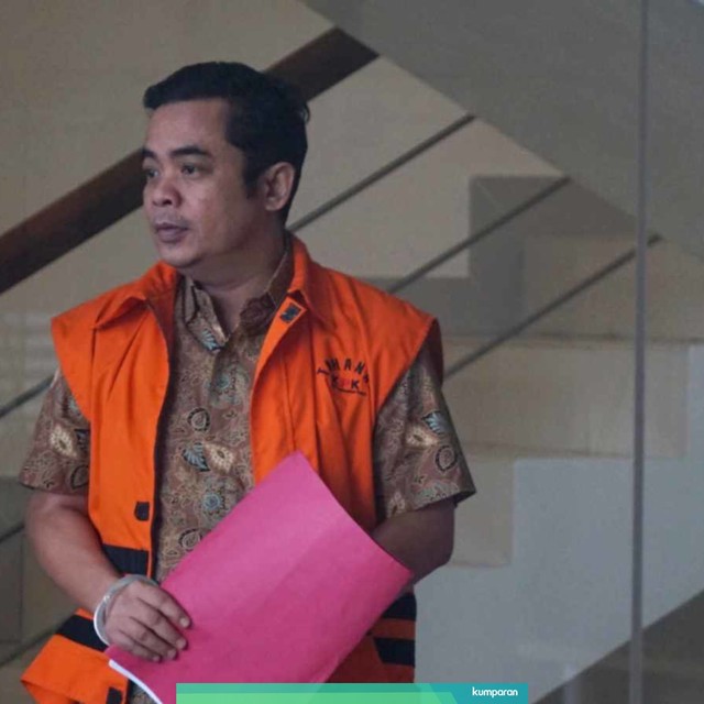 Anggota DPRD Lampung Tengah, Achmad Junaidi usai diperiksa penyidik KPK, Jakarta, Rabu (10/7). Foto: Fanny Kusumawardhani/kumparan
