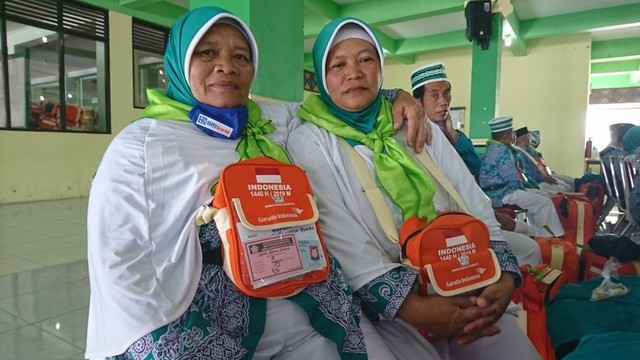 Dua bersaudara, Warsini (65) dan Sriwandi (52), yang juga petani asal Temanggung. (Agung Santoso)