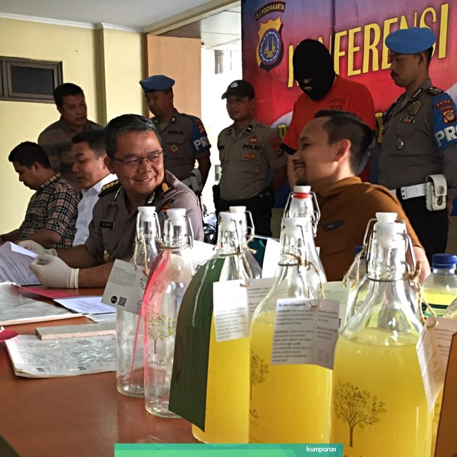 Polisi Gerebek Rumah Produksi Miras Palsu Di Sleman