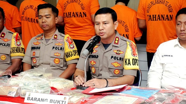 Konferensi pers Polres Pelabuhan Tanjung Priok, peredaran mata uang asing diduga palsu