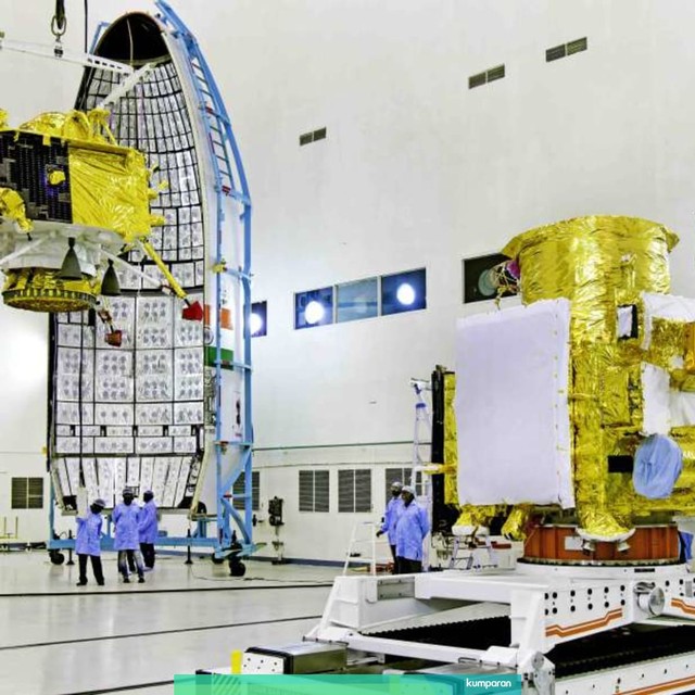 Wahana antariksa Chandrayaan-2 di pusat peluncuran. Foto: Indian Space Research Organisation (ISRO)