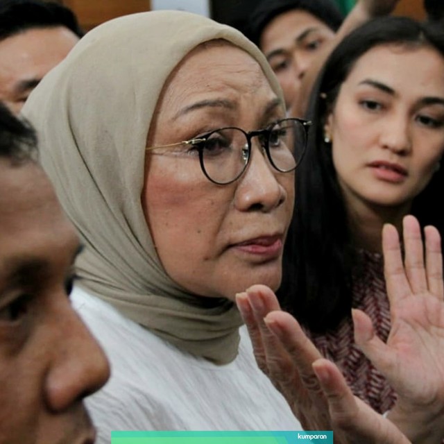 Terdakwa kasus dugaan penyebaran berita bohong atau hoaks Ratna Sarumpaet usai menjalani sidang putusan di Pengadilan Negeri Jakarta Selatan, Kamis (11/7). Foto: Nugroho Sejati/kumparan