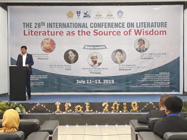 Rektor Universitas Syiah Kuala, Prof Samsul Rizal saat memberi sambutan pada pembukaan Konferensi Internasional Kesusastraan XXVVIII di Unsyiah, Aceh, Kamis (11/7). Foto: Dok. Herman RN