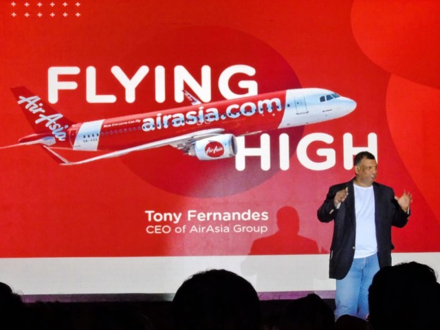 Buku Flying High Kisah Tony Fernandes Membangun AirAsia