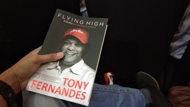 Tony Fernandes, CEO AirAsia, Luncurkan Biografi Berbahasa Indonesia