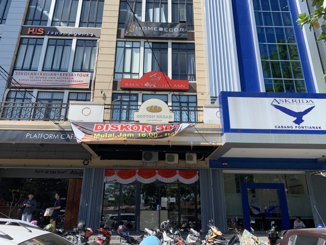 Mencicipi Lezatnya Bakso Ikan Telur Asin Khas Pontianak (27617)