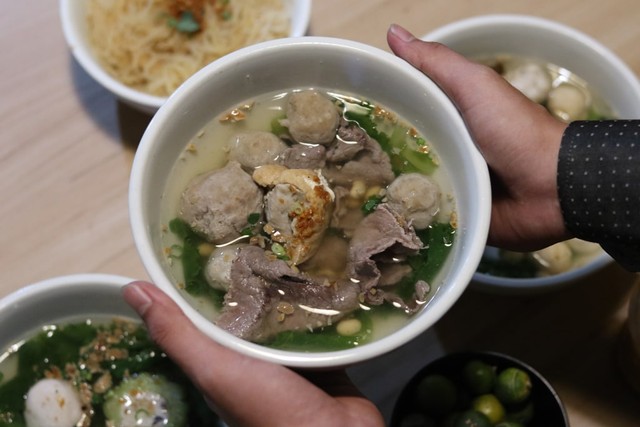 Mencicipi Lezatnya Bakso Ikan Telur Asin Khas Pontianak (27619)