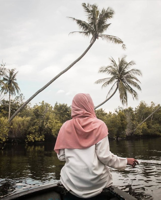 Menyusuri hutan Pengudang Bintan Mangrove dengan speedboat. Foto: Mily