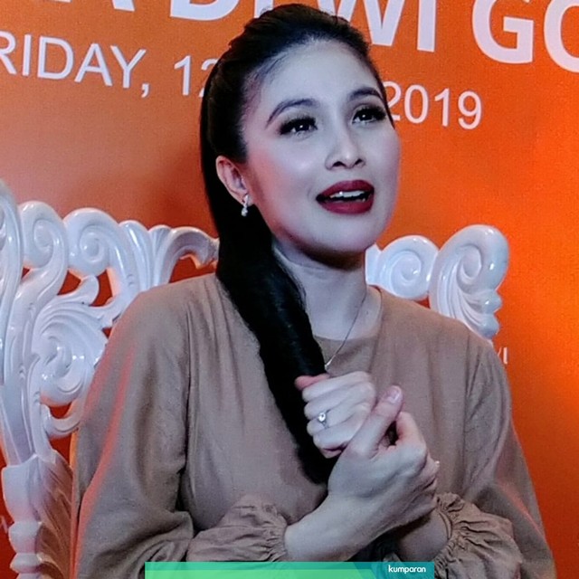 Sandra Dewi dalam acara peluncuran Sandra Dewi Gold di kawasan Kemang, Jakarta Selatan, Jumat (12/7). Foto: Maria Gabrielle Putrinda/kumparan