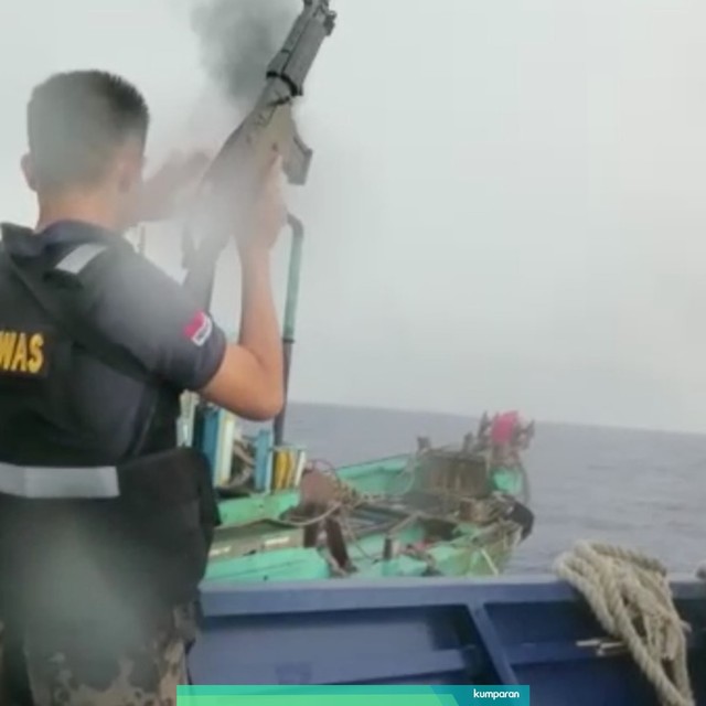 Penangkapan 6 Kapal Ilegal Vietnam. Foto: Dok. Kementrian Kelautan dan Perikanan