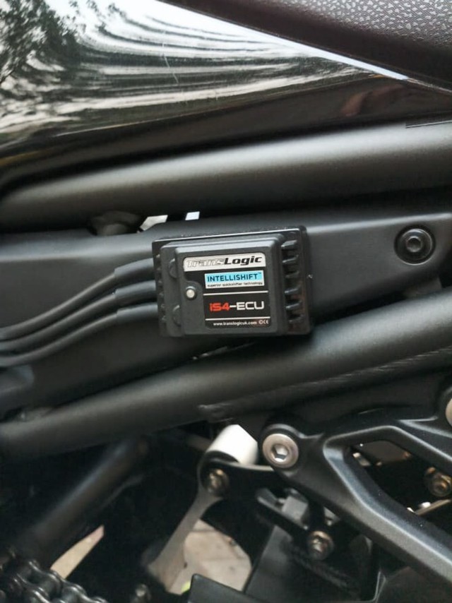 Modul pada quick shifter pada motor