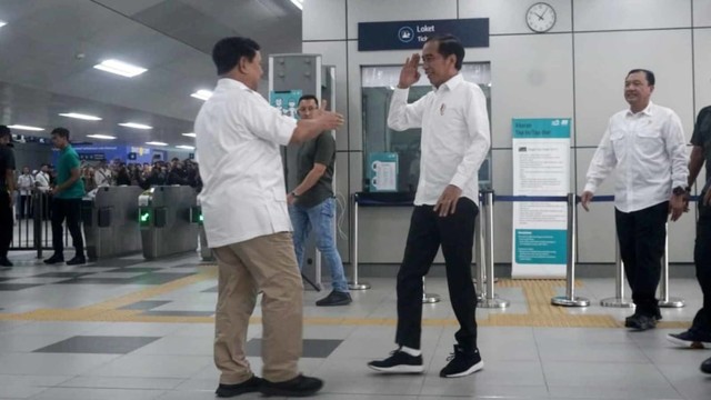 Foto: 80 Menit Pertemuan Jokowi-Prabowo (85648)