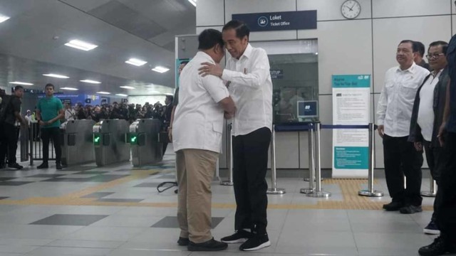 Foto: 80 Menit Pertemuan Jokowi-Prabowo (85650)