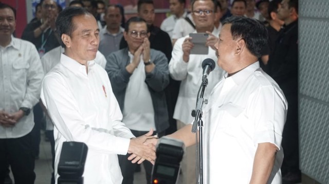 Foto: 80 Menit Pertemuan Jokowi-Prabowo (85661)