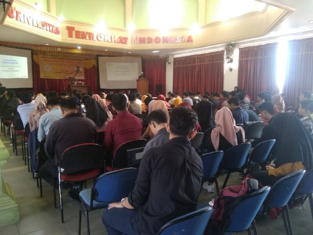 Suasana seminar Google Developers Expert di ruang Auditorium Teknokrat, Sabtu (13/7) | Foto :Dhendavid Renzar/Lampung Geh