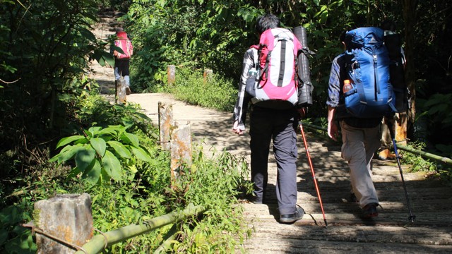 Puncak Semakin Dekat, Namun Terasa Menjauh (21172)