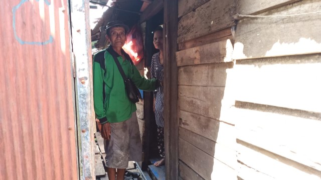 Derita Penarik Becak Miskin: Hidup di Gubuk, Kerap Santap 