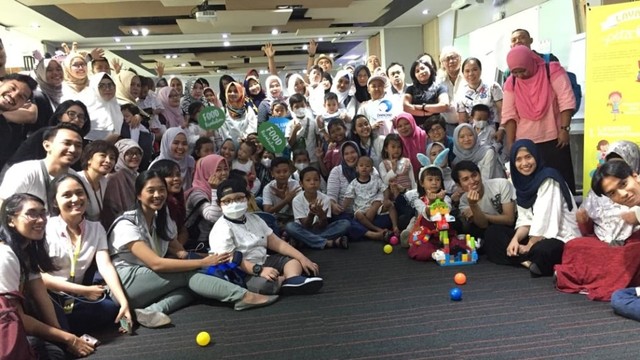 Foto bersama Pita Kuning dan Danone