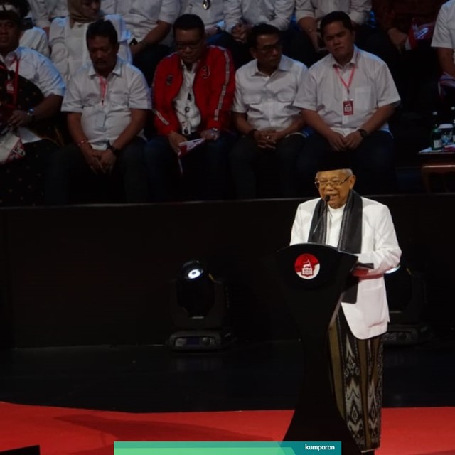 Ma'ruf Amin saat menyampaikan pidato kemenangan di Sentul International Convention Center (SICC), Minggu (14/7). Foto: Iqbal Firdaus/kumparan