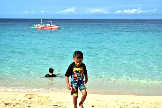 pantai pal kumparan.jpg