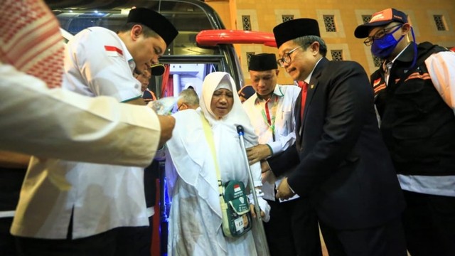 Jemaah Haji Indonesia Disambut Selawat di Makkah (571335)