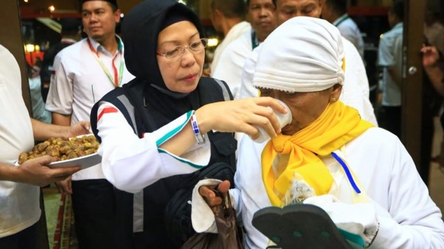 Jemaah Haji Indonesia Disambut Selawat di Makkah (571340)