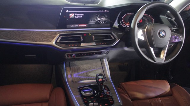 SUV Termewah BMW X7 Mendarat di Indonesia, Berapa Harganya? (66003)