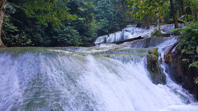 Foto Pesona Air Terjun Moramo di Sulawesi Tenggara 