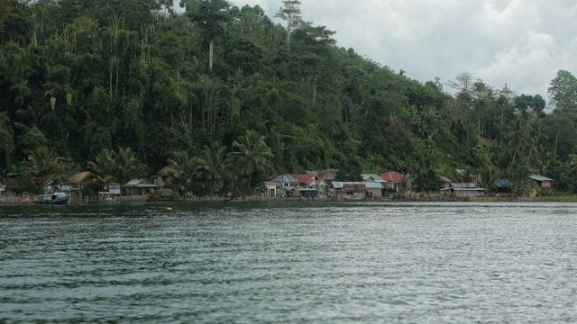 Potret Pesona Danau Ranau di Sumatera Selatan kumparan com