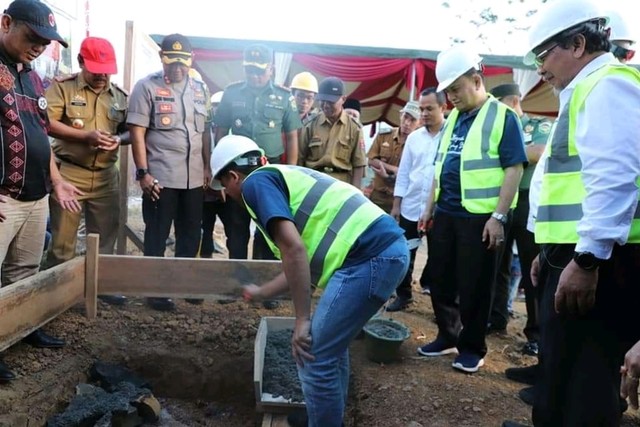 Peletakan batu pertama pembangunan Sekolah Kopi, Selasa (9/7) | Foto : ist