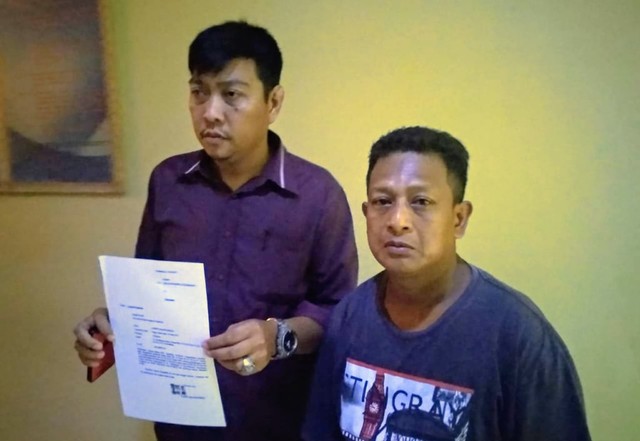 Orang tua korban saat membuat laporan di Polresta Palembang. (Dok. istimewa)