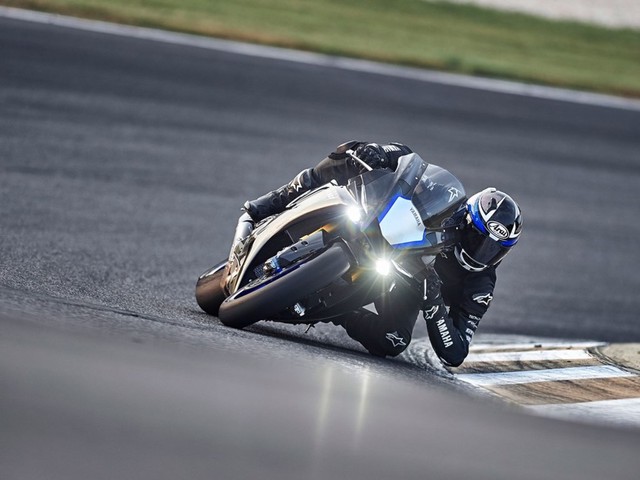 All New Yamaha YZF-R1 & YZF R1-M 2020
