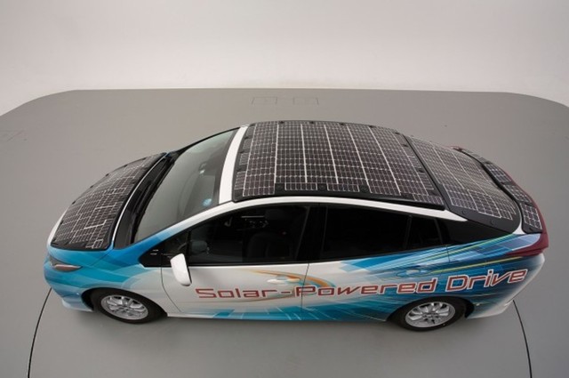 Toyota Prius PHV Tenaga Surya
