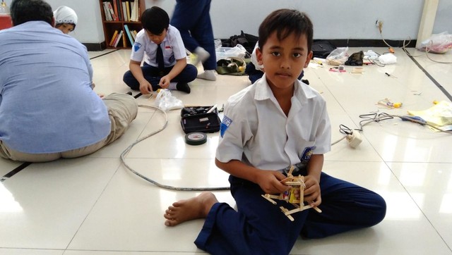 Robotik jadi program ekskul unggulan di SD Muhammadiyah 6 Surabaya. Foto-foto : Masruroh/Basra