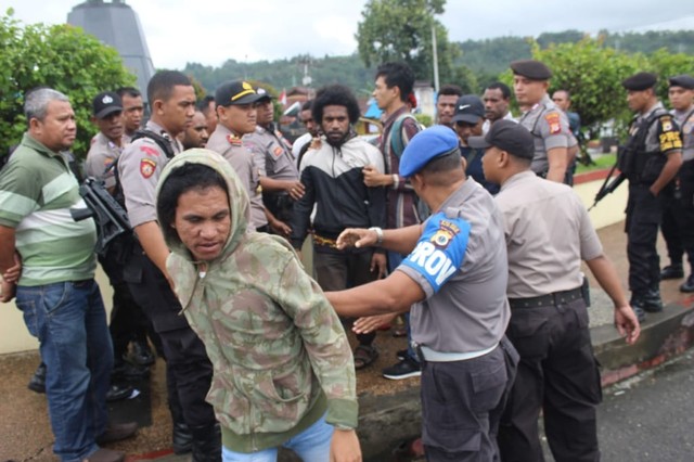 Tolak DOB, Demo Mahasiswa Papua di Ambon Dibubar Paksa Polisi