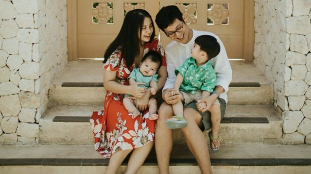 101 Gambar Anak Kecil Berdua Romantis HD Terbaik
