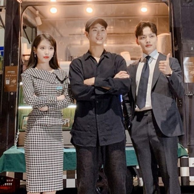 IU, Kim Soo Hyun, dan Yeo Jin Goo Foto: Instagram/@yeojin9oo