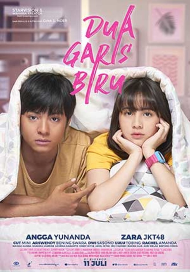 Poster resmi film 'Dua Garis Biru'.