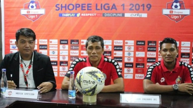 Pelatih sementara Semen PadangFC Weliansyah