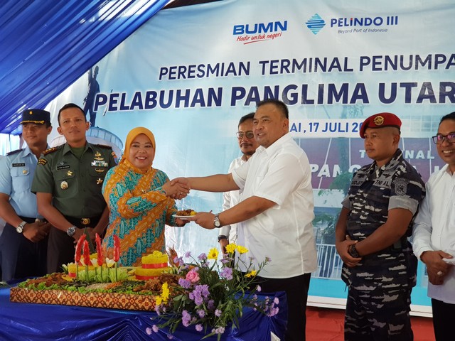 Syukuran peresmian terminal penumpang Pelabuhan Panglima Utar Kumai. (Foto: Joko Hardyono)