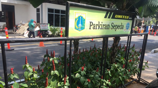 Parkiran sepeda di Balai Kota