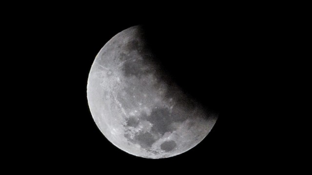 Ilustrasi Bulan. Foto: ANTARA FOTO/Ahmad Subaidi