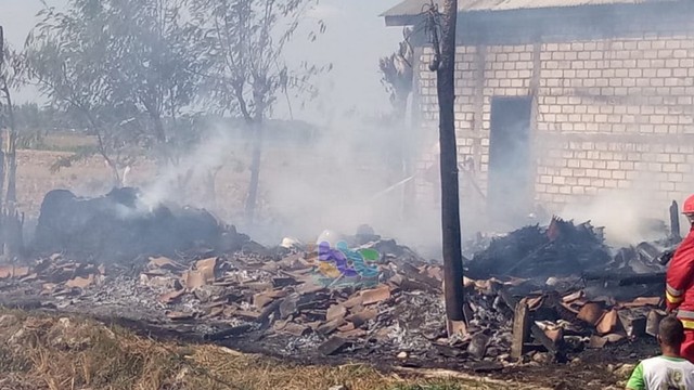 Kandang milik Kartono (55), warga Desa Tlogorejo Kecamatan Kepohbaru Bojonegoro, yang terbakar, Selasa (16/07/2019).