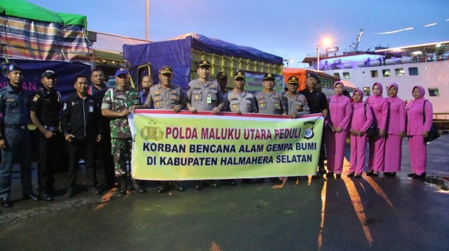 Polda Maluku Utara saat pelepasan bantuan untuk korban gempa. Foto Istimewa