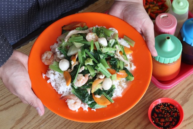 Yuk, Berburu Kuliner Halal di Gang Waru, Pontianak (116722)
