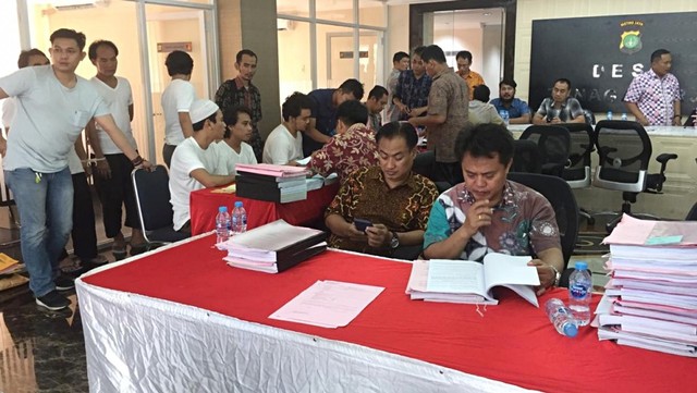 Penyerahan Tahap 2 Tersangka Kasus Kerusuhan 21-22 Mei